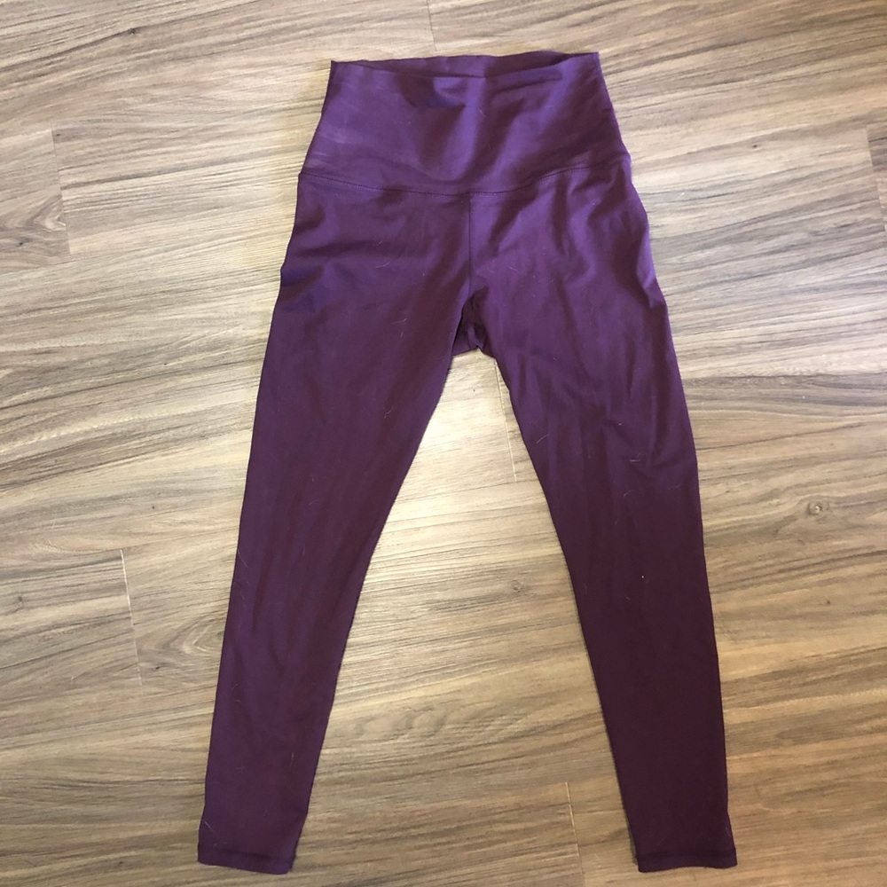 Born primitive size small leggings